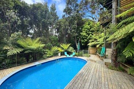 Photo of property in 1 Mosman Place, Chatswood, Auckland, 0626