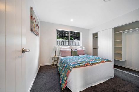 Photo of property in 240b Whitney Street, Blockhouse Bay, Auckland, 0600