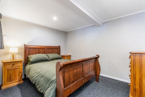 Photo of property in 18 Temuri Place, Glendene, Auckland, 0602