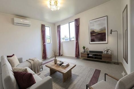 Photo of property in 17 Faram Place, Massey, Auckland, 0614