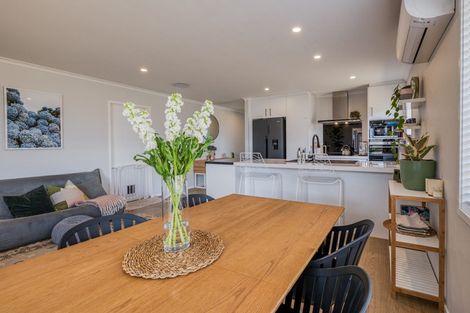Photo of property in 5 Grenache Way, Kumeu, 0810