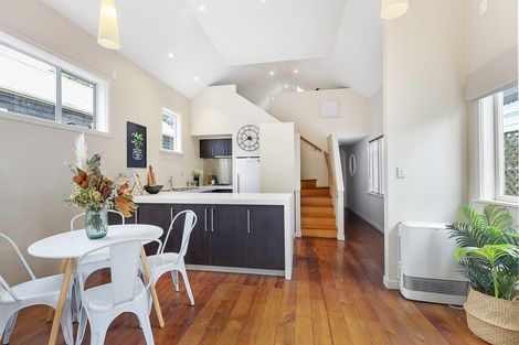 Photo of property in 121 Aro Street, Aro Valley, Wellington, 6021