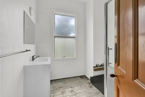 Photo of property in 3 Carrington Street, Inglewood, 4330