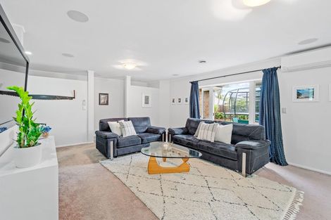 Photo of property in 27 Ponderosa Drive, Oteha, Auckland, 0632