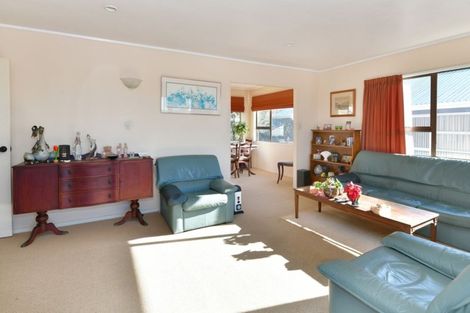 Photo of property in 17 Polkinghorne Drive, Manly, Whangaparaoa, 0930