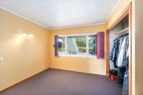 Photo of property in 42 Spence Road, Henderson, Auckland, 0612