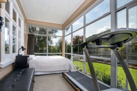 Photo of property in 31 Wairau Road, Picton, 7220