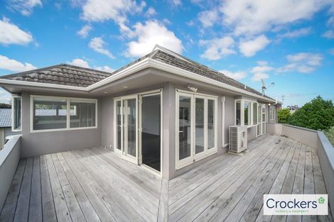 Photo of property in 2/21 The Esplanade, Eastern Beach, Auckland, 2012