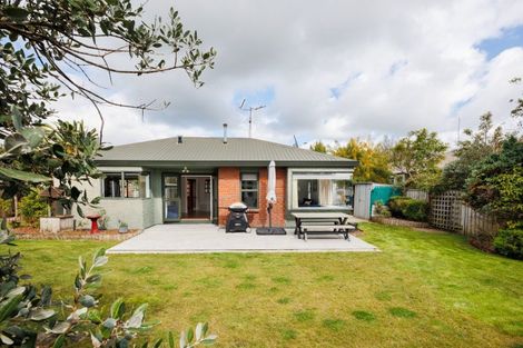 Photo of property in 127 Summerhill Drive, Fitzherbert, Palmerston North, 4410
