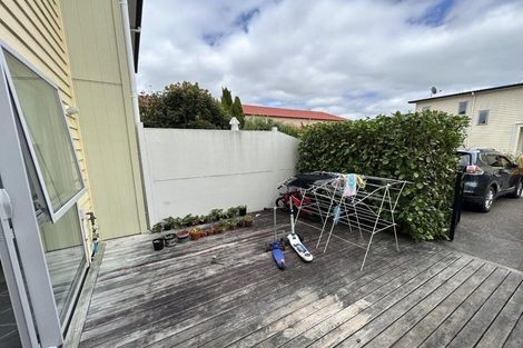 Photo of property in 33/11 Ray Small Drive, Papakura, 2110