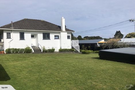 Photo of property in 9 Davies Lane, New Plymouth, 4310