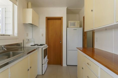 Photo of property in 34 Aubrey Crescent, Rainbow Point, Taupo, 3330