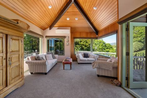 Photo of property in 33 Spencer Road, Lake Tarawera, Rotorua, 3076