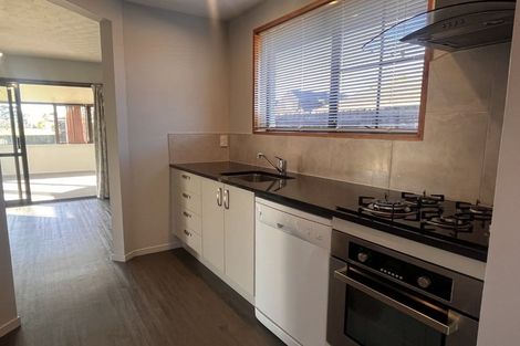 Photo of property in 32 Karnak Crescent, Russley, Christchurch, 8042