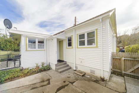 Photo of property in 6 Moheke Avenue, Roslyn, Palmerston North, 4414