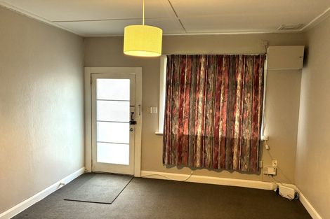 Photo of property in 48 Queens Drive, Lyall Bay, Wellington, 6022