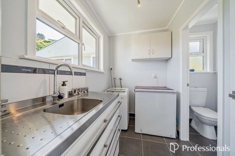 Photo of property in 14 Bushey Way, Maungaraki, Lower Hutt, 5010