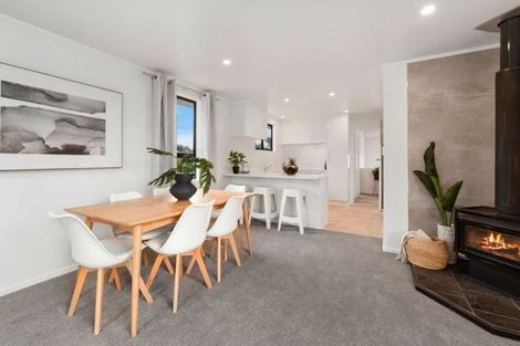 Photo of property in 15 Woodhouse Place, West Harbour, Auckland, 0618