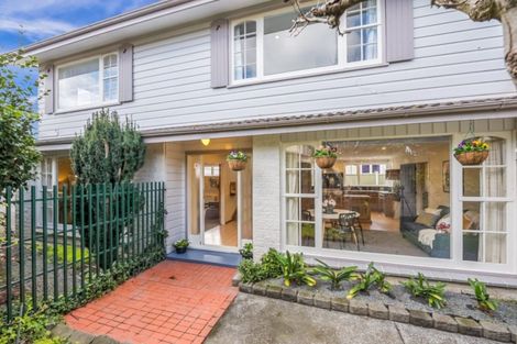 Photo of property in 82 Oxford Terrace, Epuni, Lower Hutt, 5011
