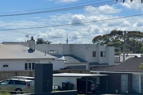 Photo of property in 1/13 Blockhouse Bay Road, Avondale, Auckland, 1026