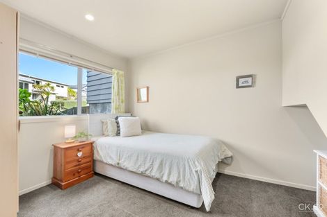 Photo of property in 18 Arahiwi Grove, Tirohanga, Lower Hutt, 5010