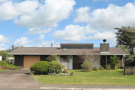 Photo of property in 20 Robinson Road, Whitianga, 3510