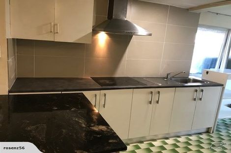 Photo of property in 9 Velma Road, Hillcrest, Auckland, 0627