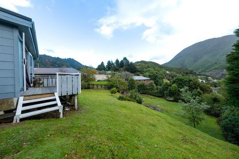 Photo of property in 25 Dorset Street, Picton, 7220