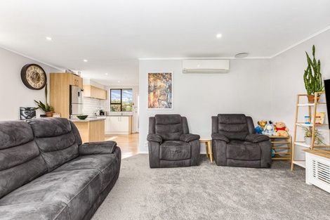 Photo of property in 9a City View Grove, Harbour View, Lower Hutt, 5010