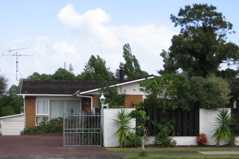 Photo of property in 35 Meadway, Sunnyhills, Auckland, 2010