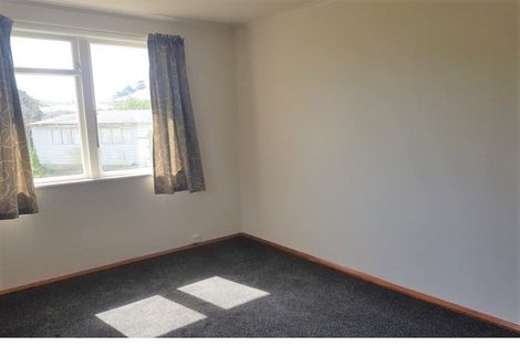 Photo of property in 35 Cornwall Crescent, Cannons Creek, Porirua, 5024