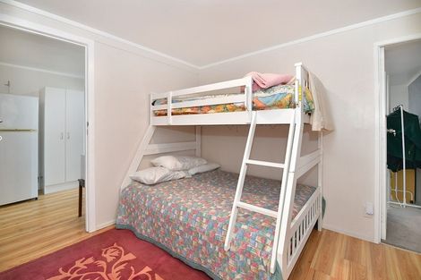 Photo of property in 8 Hillside Crescent, Leigh, 0985