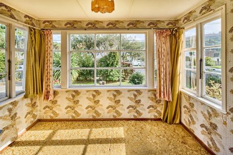 Photo of property in 96 Molesworth Street, Taita, Lower Hutt, 5011