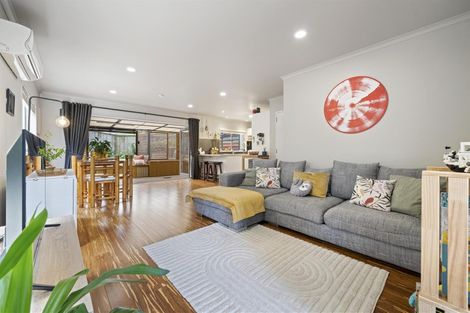 Photo of property in 7/46 Packspur Drive, Flat Bush, Auckland, 2016