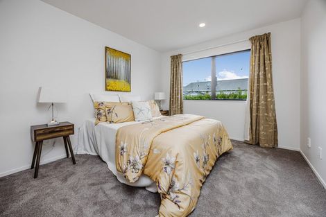 Photo of property in 1/2 Wood Street, Papakura, 2110