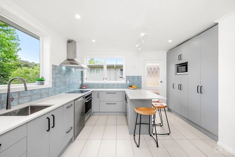 Photo of property in 11 Chichester Drive, Pinehaven, Upper Hutt, 5019