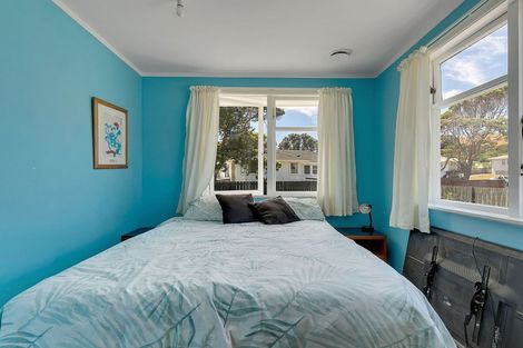 Photo of property in 24 Surprise Place, Cannons Creek, Porirua, 5024