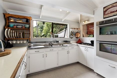 Photo of property in 256 Piha Road, Piha, New Lynn, 0772