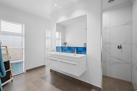 Photo of property in 10 Kaaka Street, Cambridge, 3434