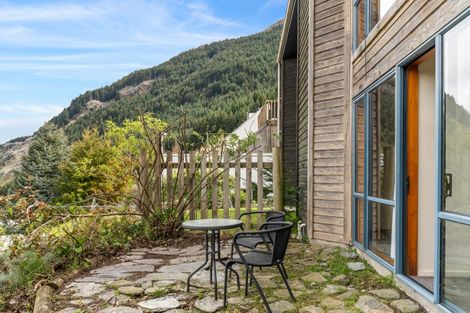 Photo of property in 16a Dart Place, Fernhill, Queenstown, 9300
