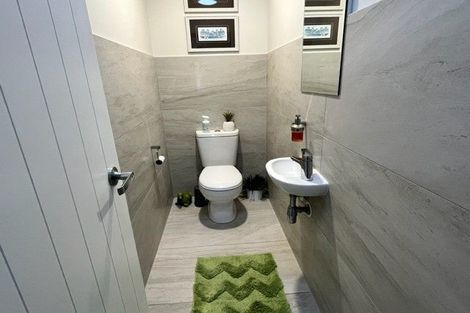 Photo of property in 13 Tranquility Rise, Mellons Bay, Auckland, 2014