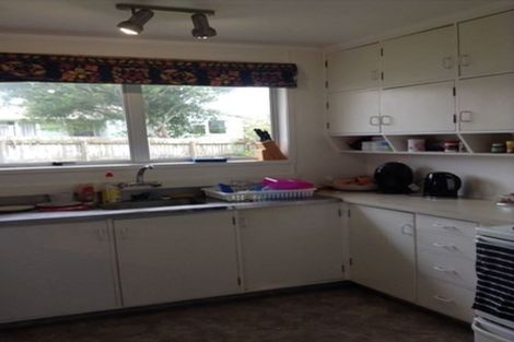 Photo of property in 28 Rena Place, West Harbour, Auckland, 0618