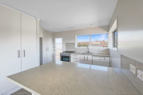 Photo of property in 2/11 Eastwood Rise, Browns Bay, Auckland, 0630