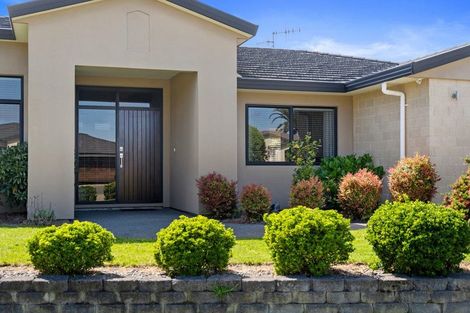 Photo of property in 7 Datum Way, Paraparaumu, 5032