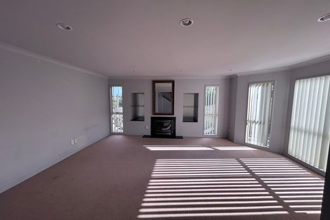 Photo of property in 42 Ballymore Drive, Pinehill, Auckland, 0632