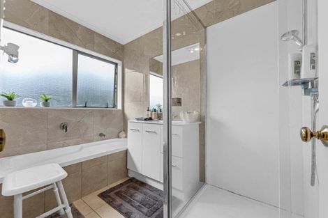 Photo of property in 9 Hawkley Close, Flat Bush, Auckland, 2019