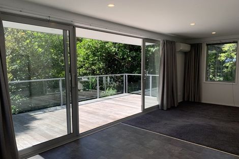 Photo of property in 28 Pupuke Road, Hillcrest, Auckland, 0627