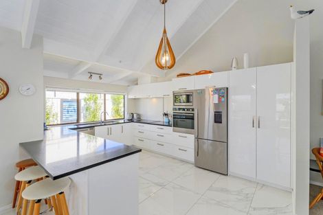 Photo of property in 66 Catherine Crescent, Whitianga, 3510