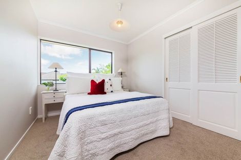 Photo of property in 84 Mirrabooka Avenue, Botany Downs, Auckland, 2010