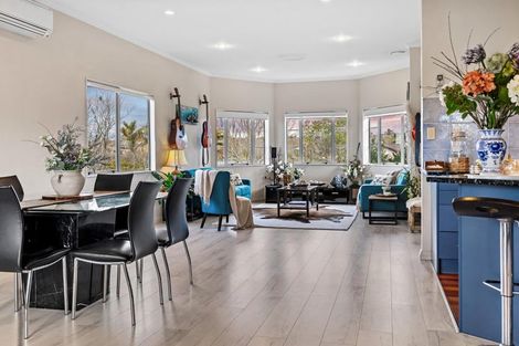 Photo of property in 21 Cinnabar Place, Westgate, Auckland, 0614